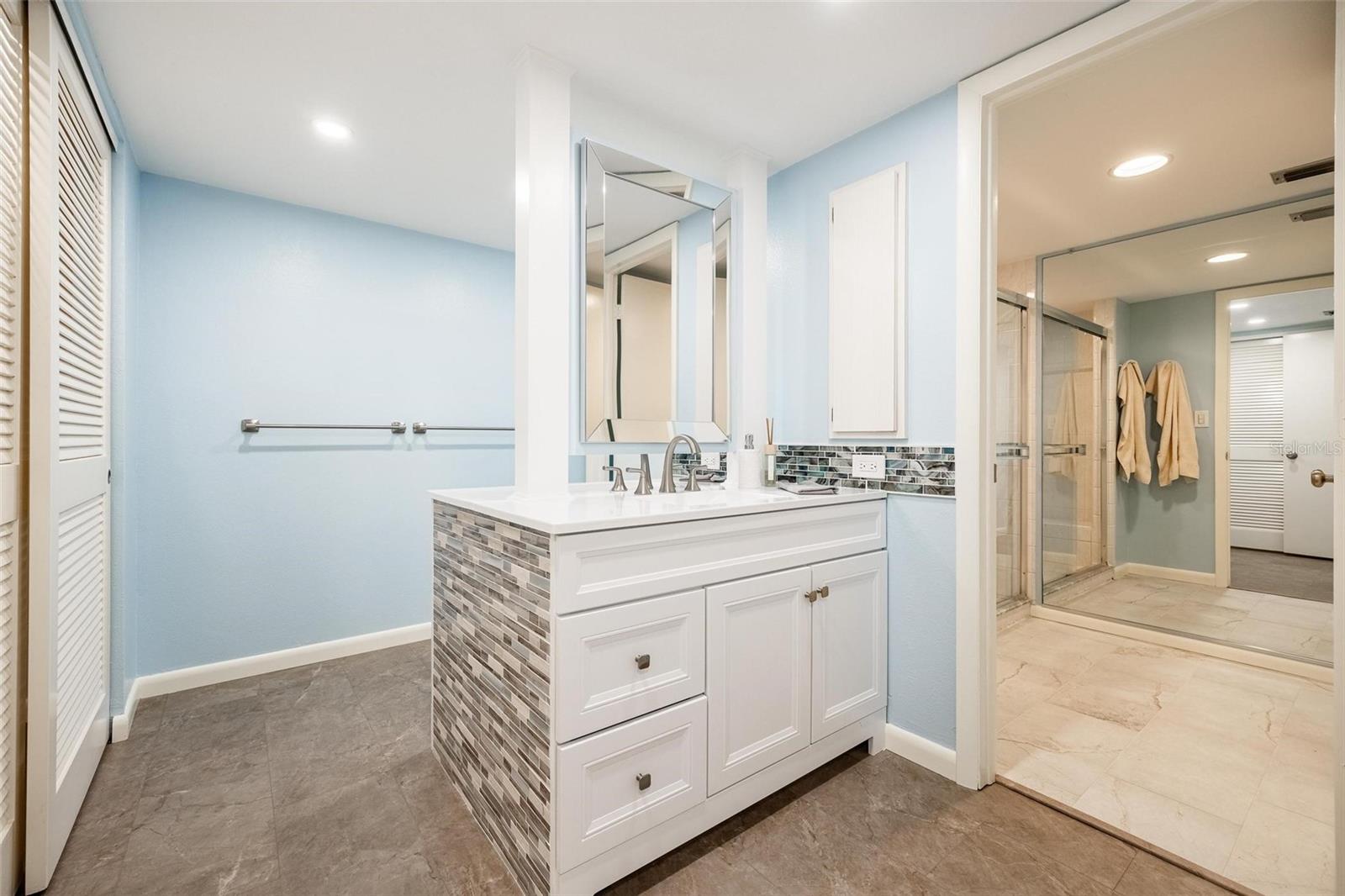 Image 24 of 55 For 3250 Southshore Drive 55a