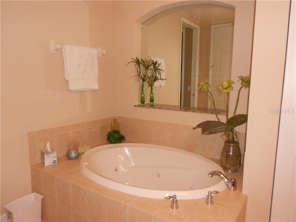 Image 11 of 77 For 88 Vivante Boulevard 402