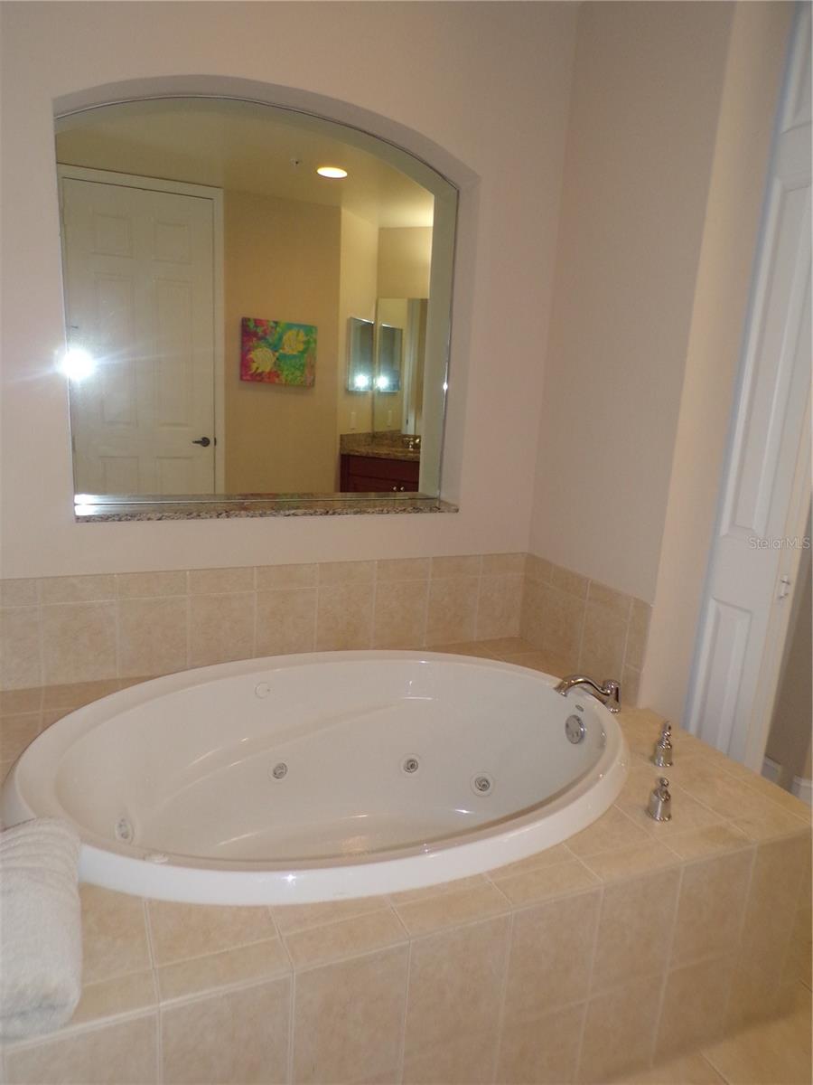 Image 49 of 77 For 88 Vivante Boulevard 402