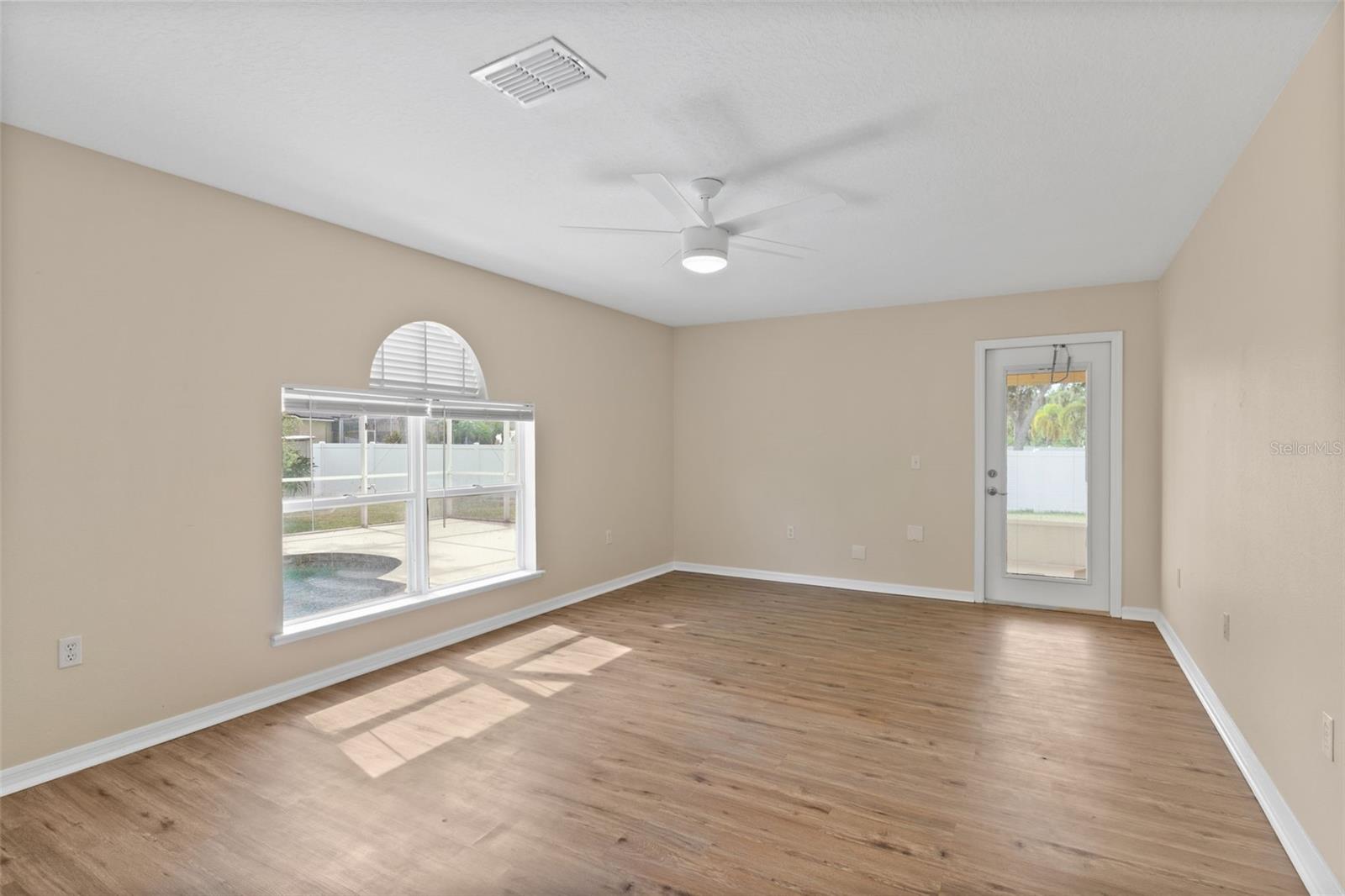 Image 10 of 47 For 5300 Sister Terrace