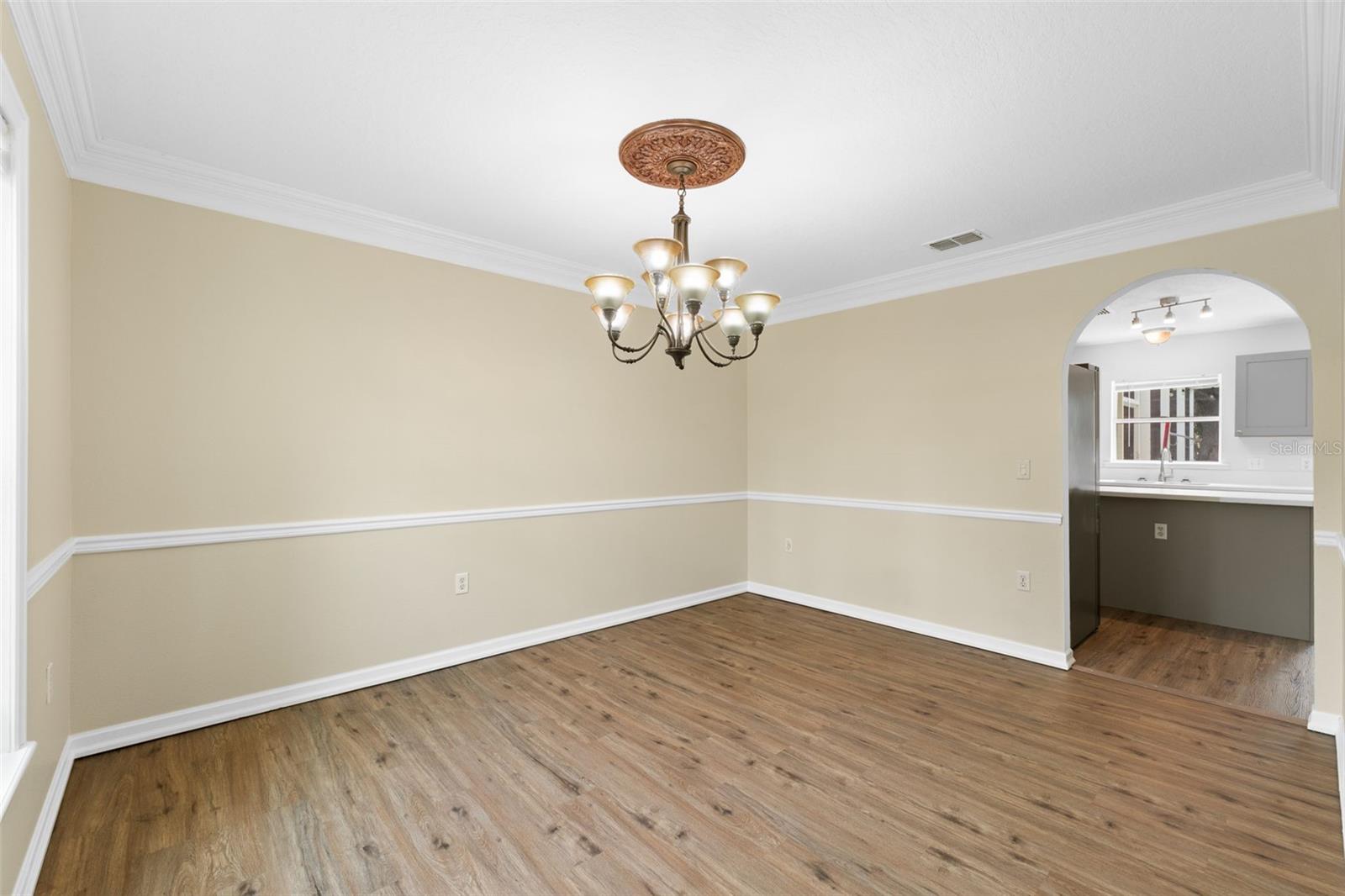 Image 6 of 47 For 5300 Sister Terrace