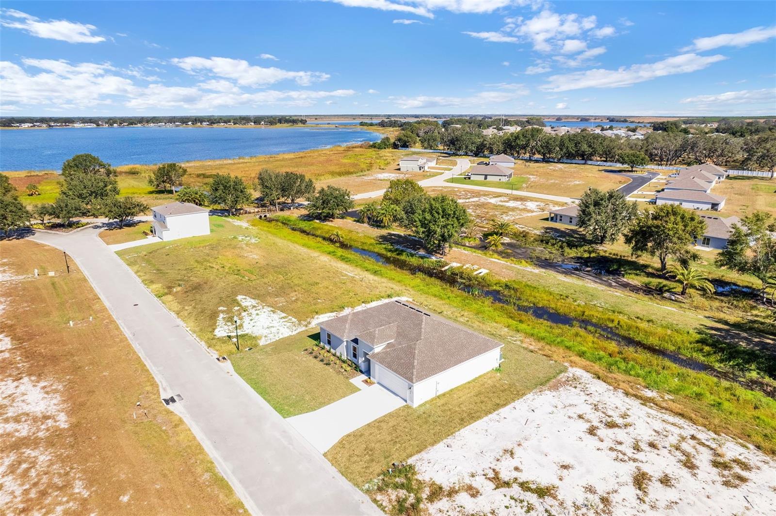 Image 5 of 17 For 636 Grand Oaks Drive