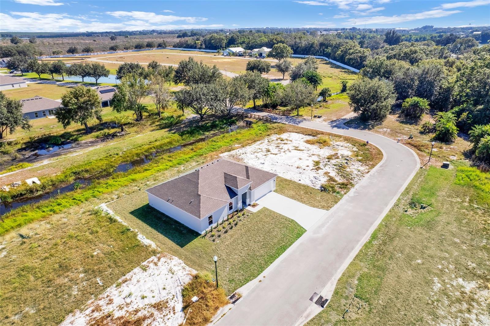 Image 8 of 17 For 636 Grand Oaks Drive