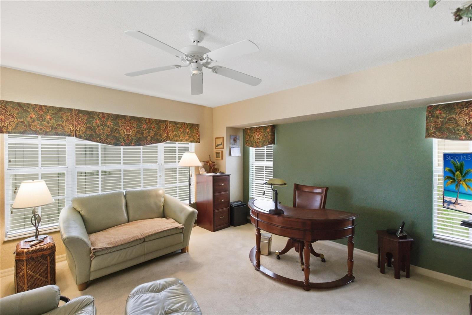 Image 15 of 21 For 592 Royal Poinciana