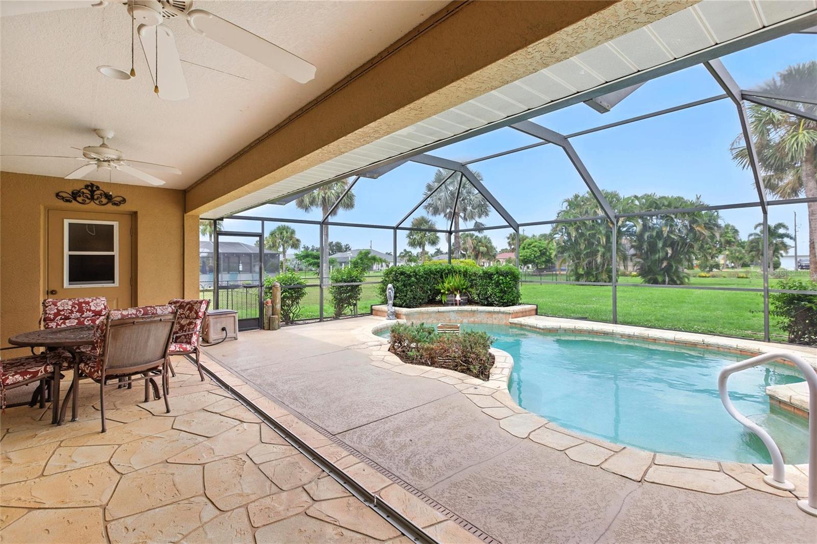 Image 17 of 21 For 592 Royal Poinciana