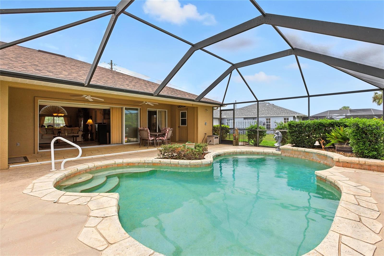 Image 19 of 21 For 592 Royal Poinciana