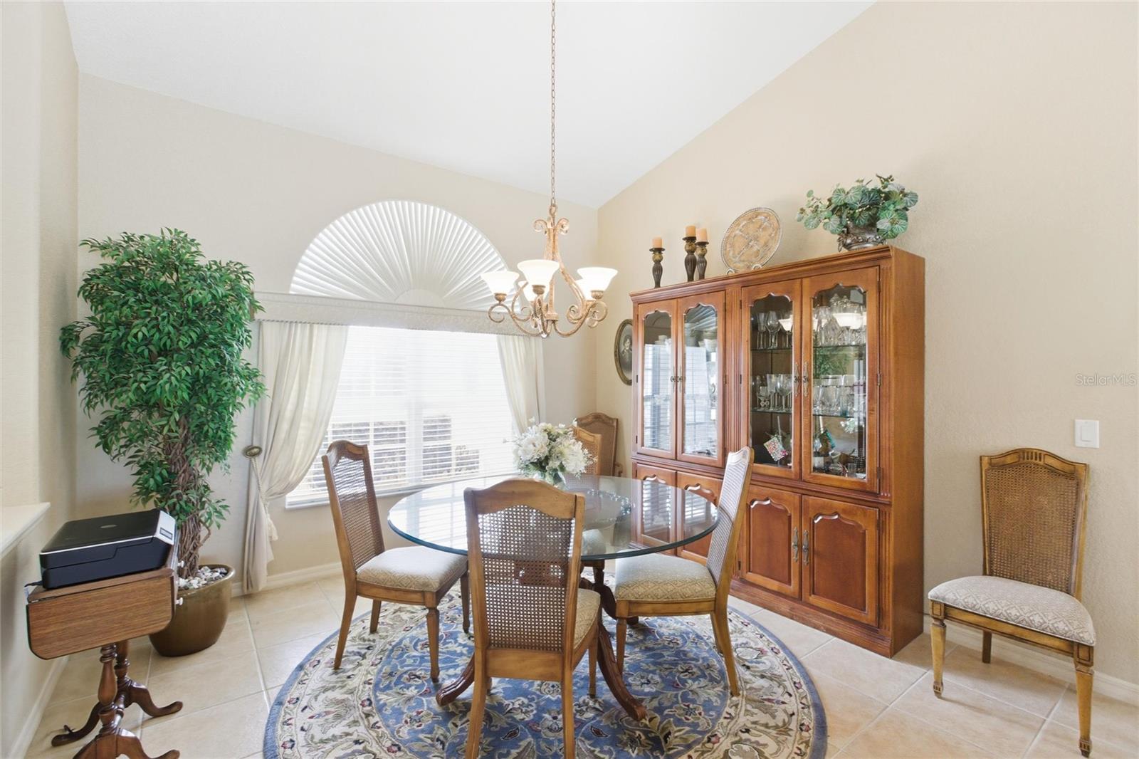 Image 3 of 21 For 592 Royal Poinciana