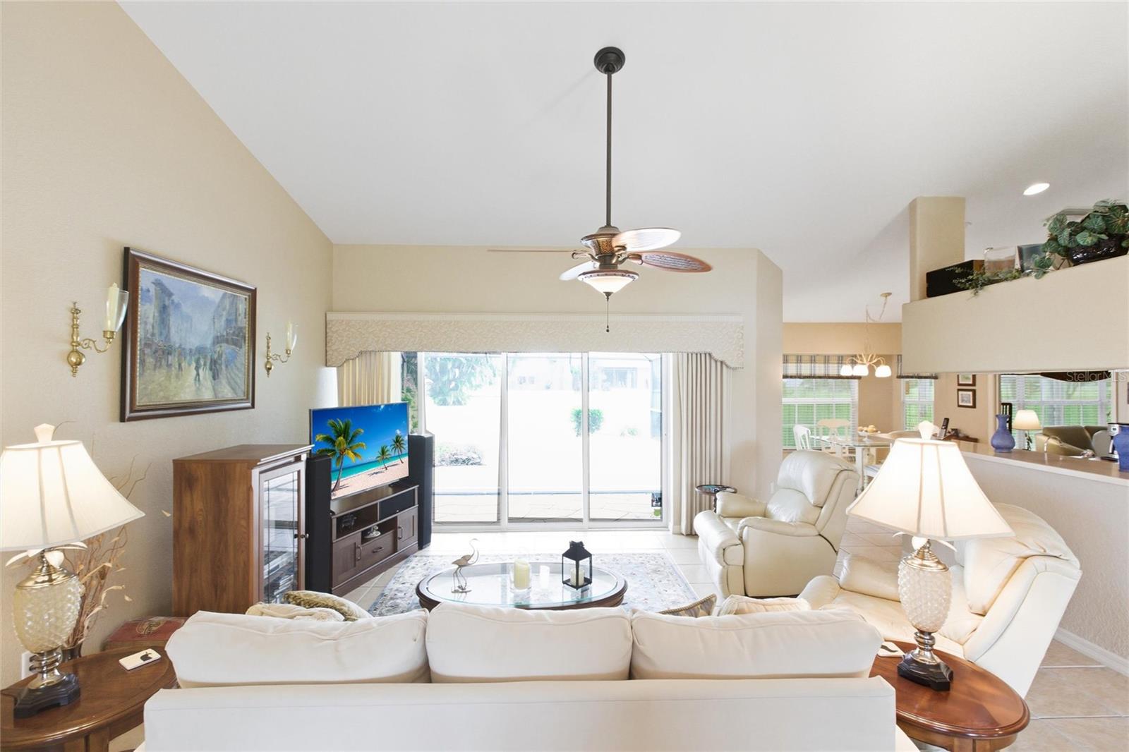 Image 4 of 21 For 592 Royal Poinciana