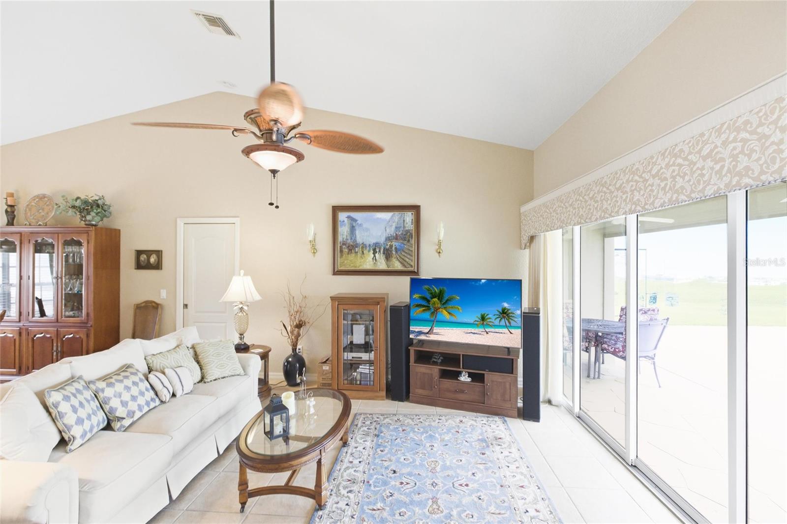 Image 5 of 21 For 592 Royal Poinciana