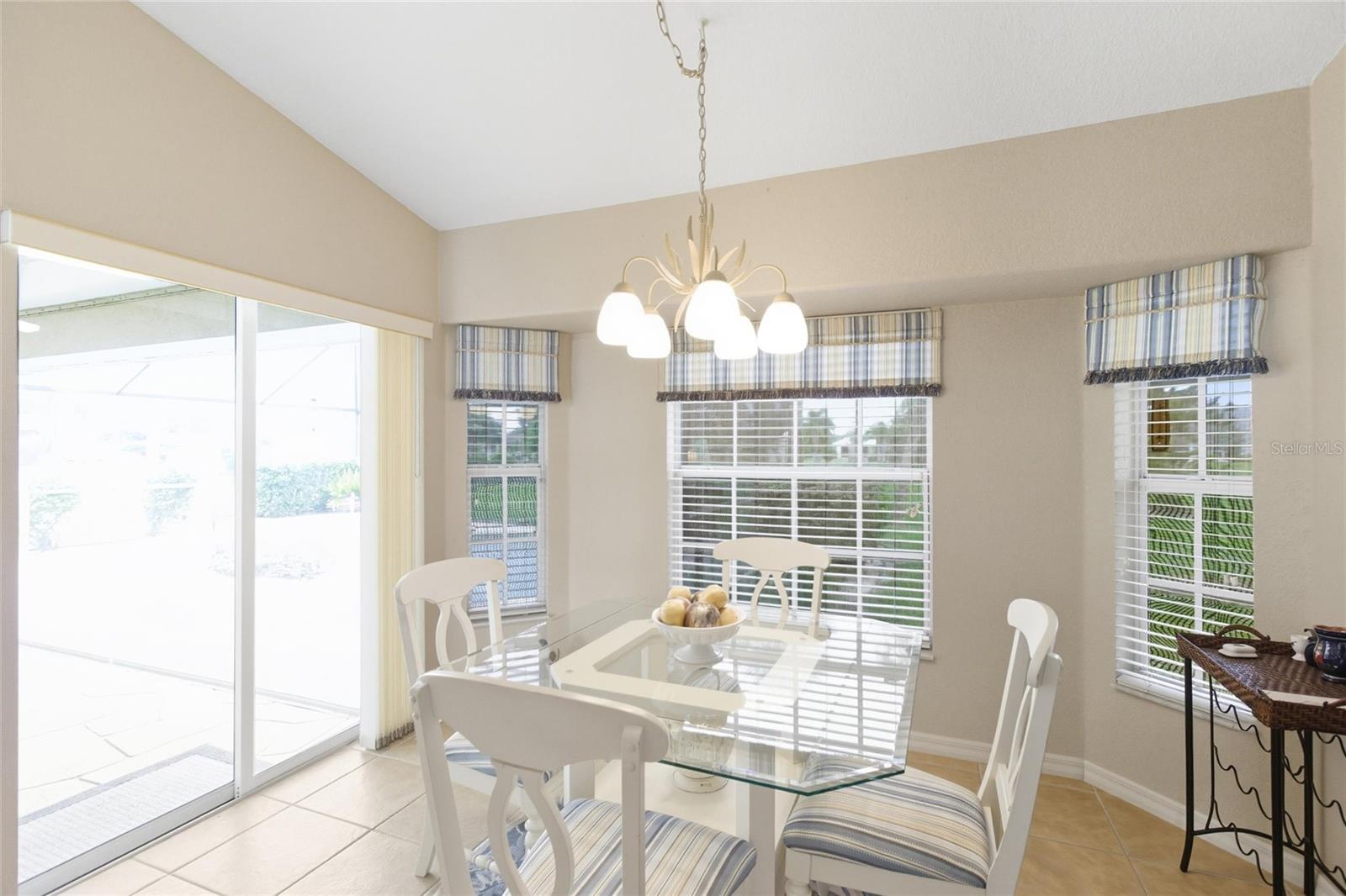 Image 8 of 21 For 592 Royal Poinciana