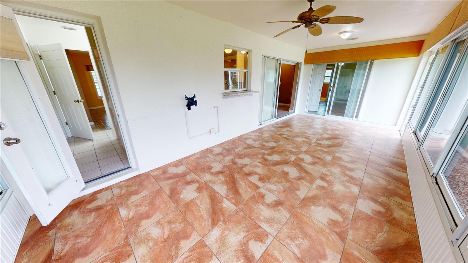 Image 18 of 24 For 330 Maraca Street