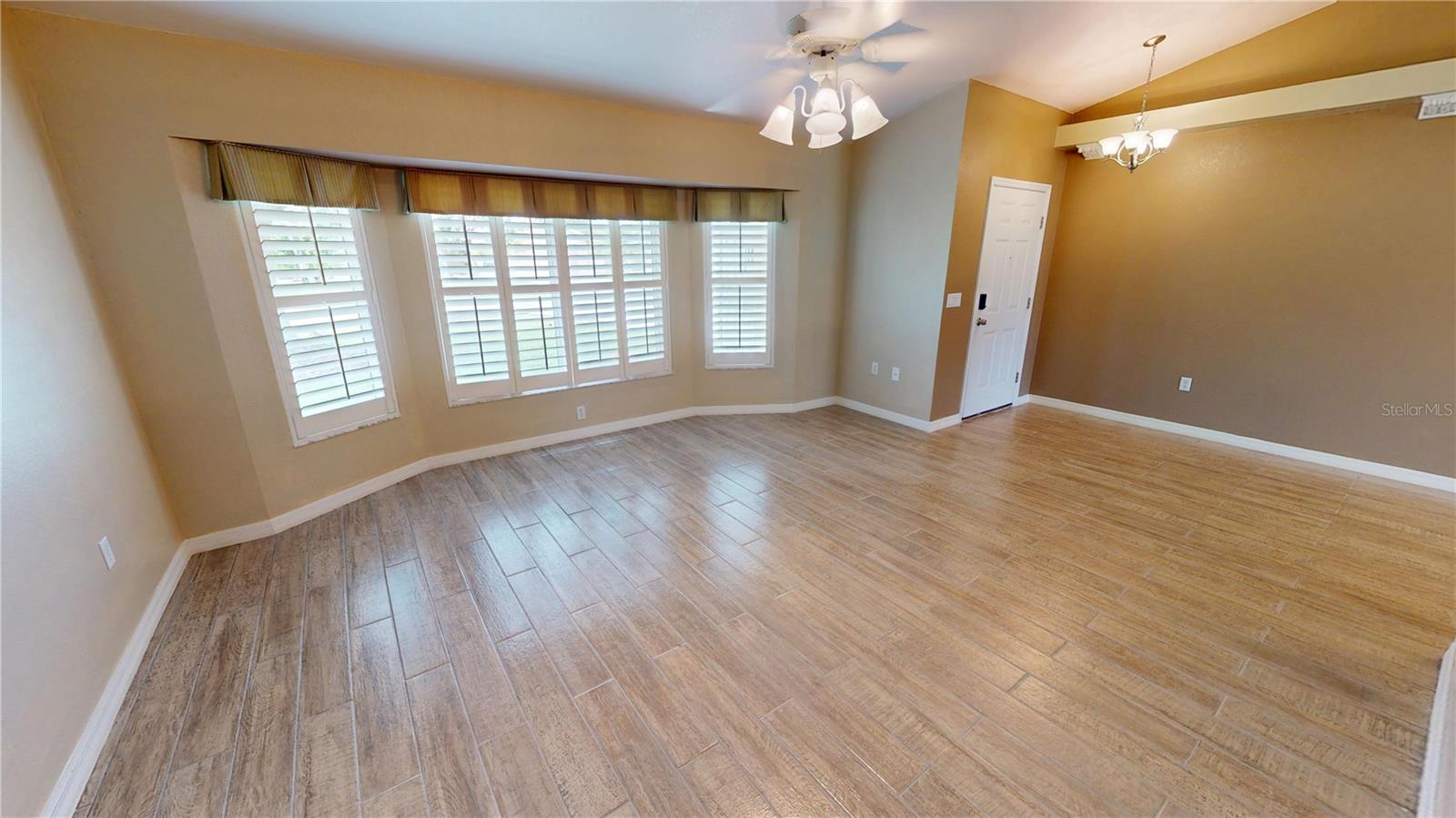 Image 4 of 24 For 330 Maraca Street