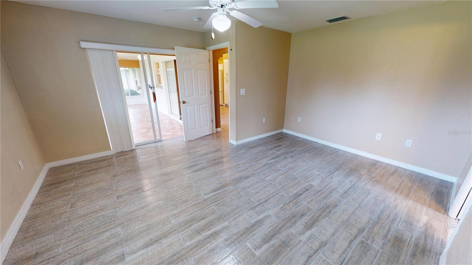 Image 9 of 24 For 330 Maraca Street
