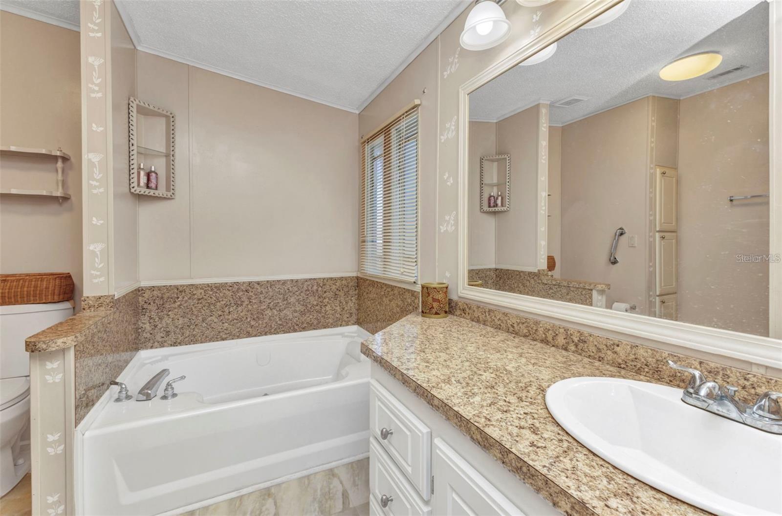 Image 17 of 35 For 6144 Redwing Avenue