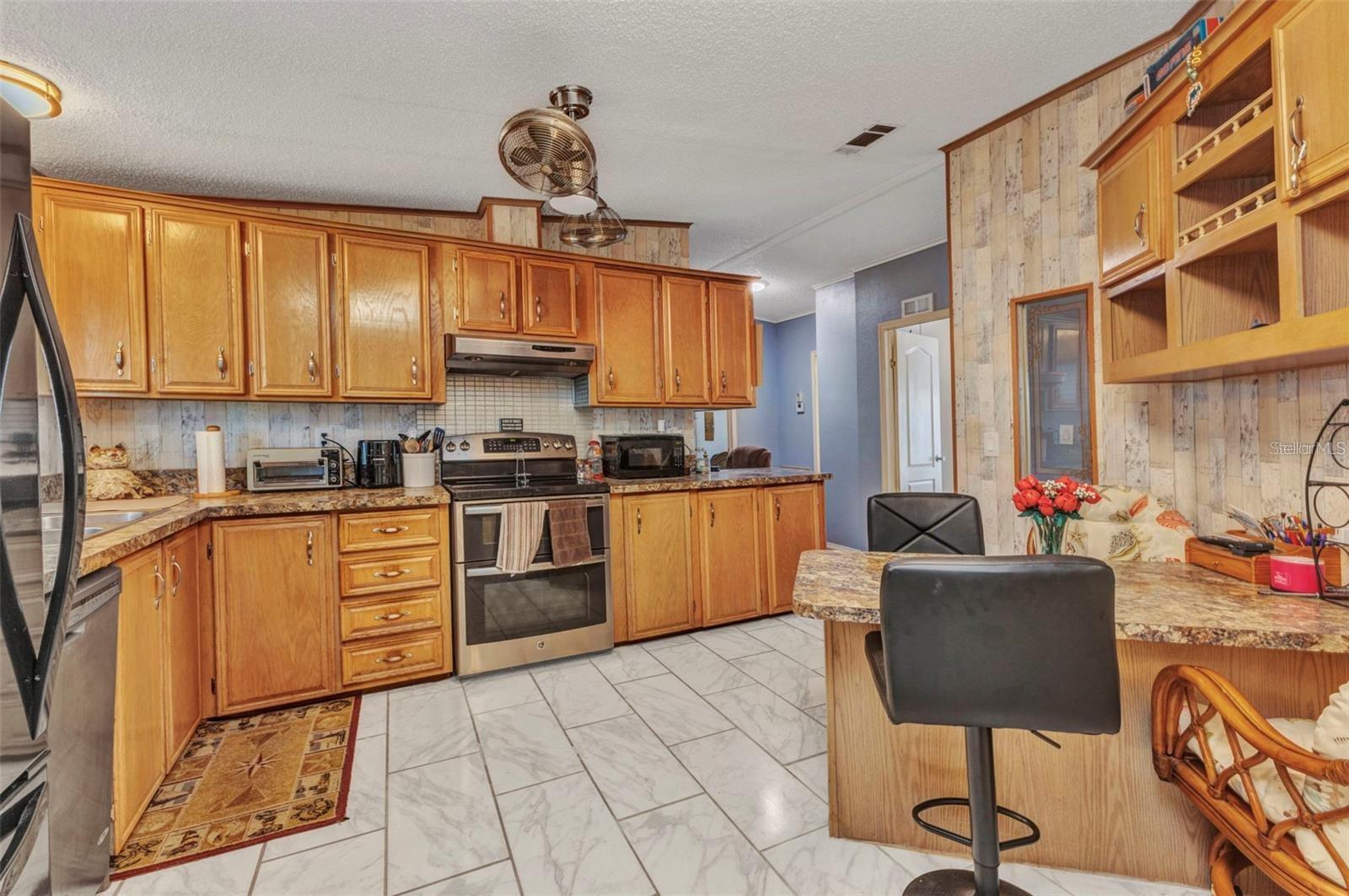 Image 9 of 35 For 6144 Redwing Avenue