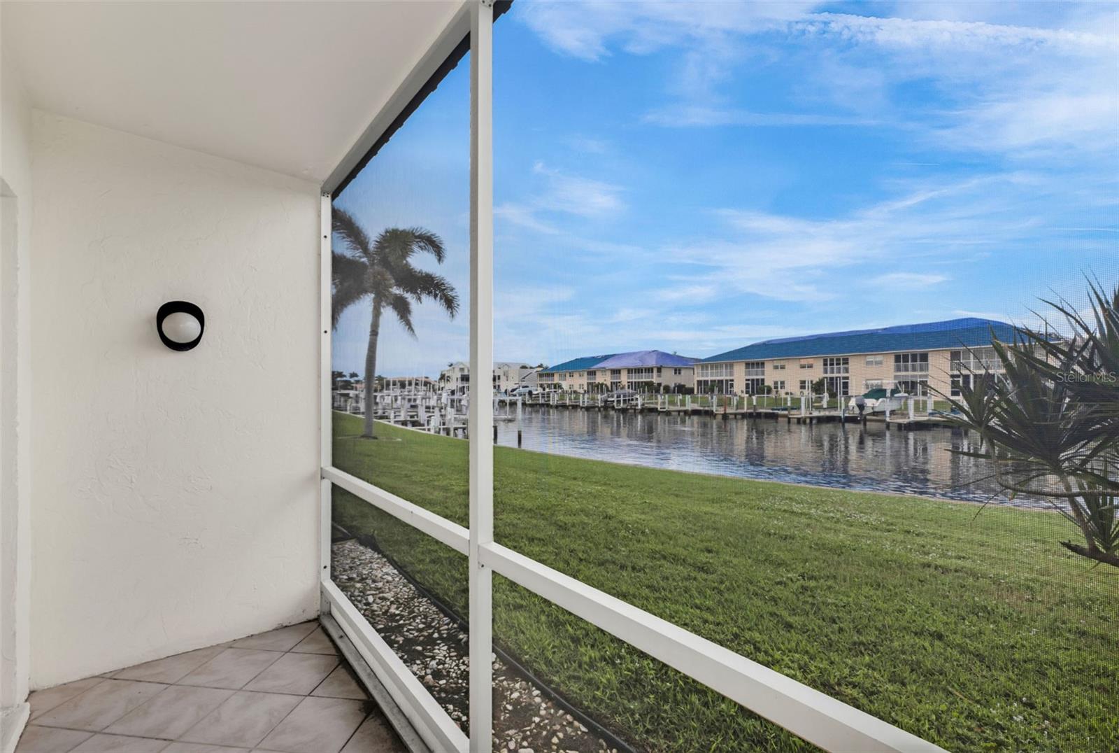 Image 22 of 37 For 311 Garvin Street 205a