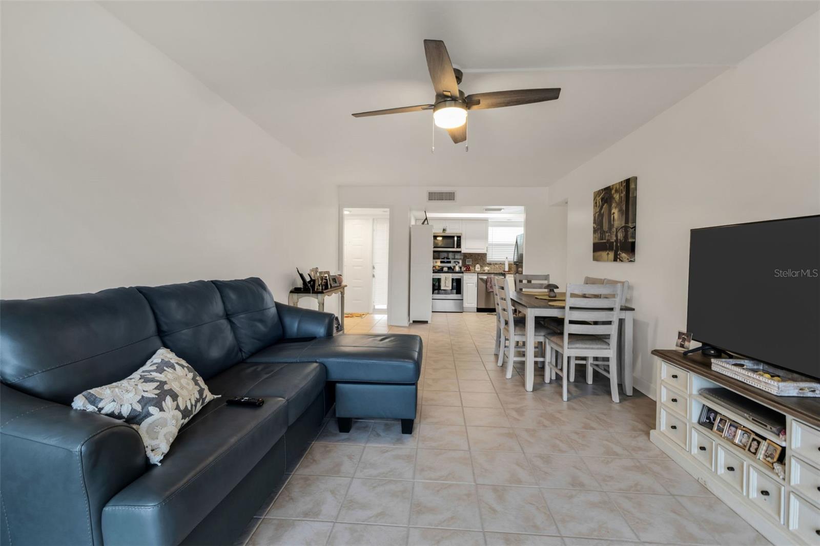 Image 4 of 37 For 311 Garvin Street 205a