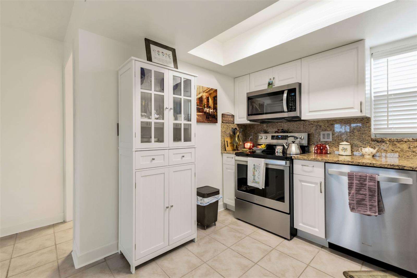 Image 8 of 37 For 311 Garvin Street 205a