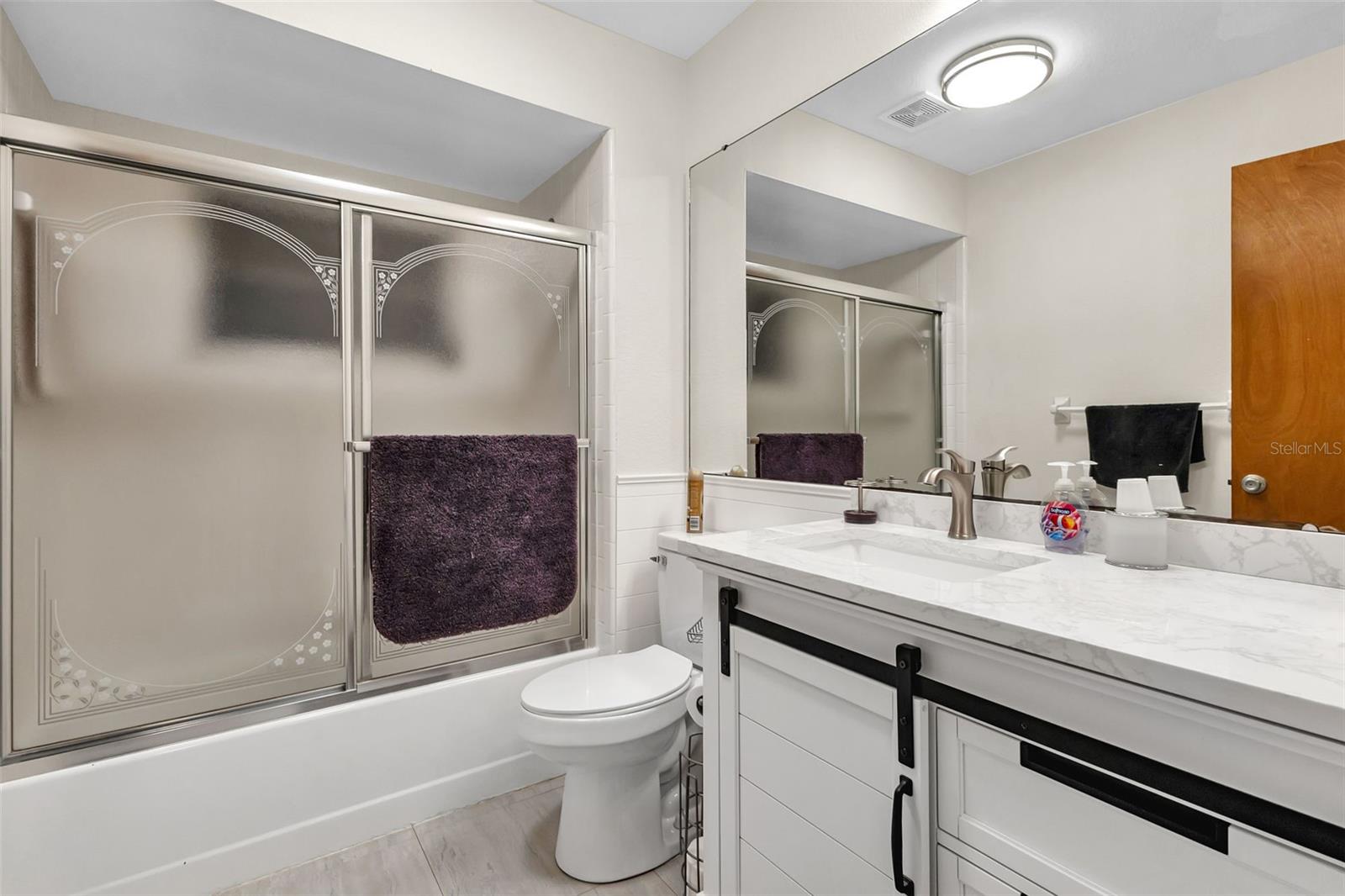 Image 21 of 33 For 745 Columbia Street