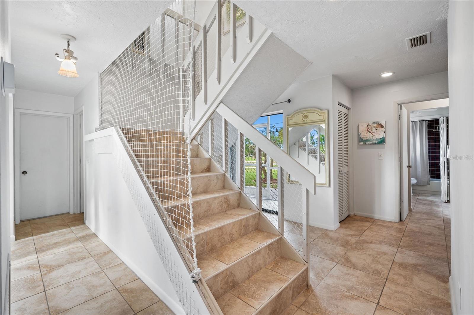 Image 18 of 45 For 725 El Dorado Parkway W