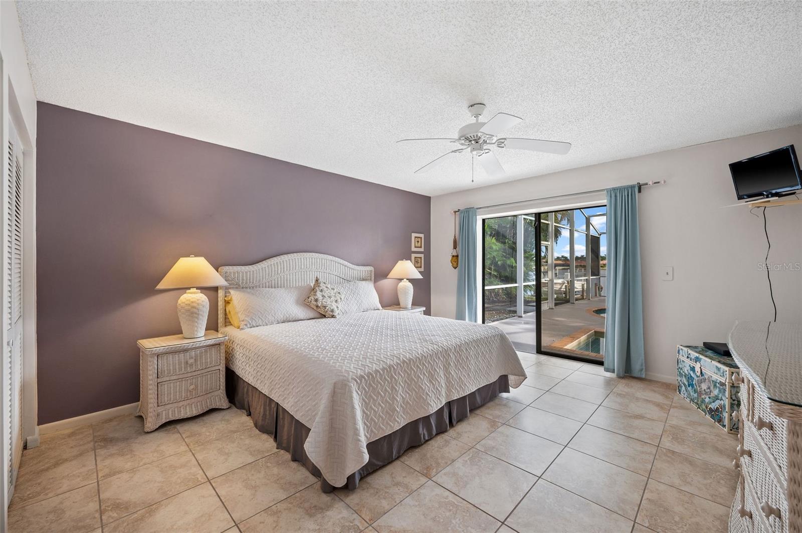 Image 19 of 45 For 725 El Dorado Parkway W