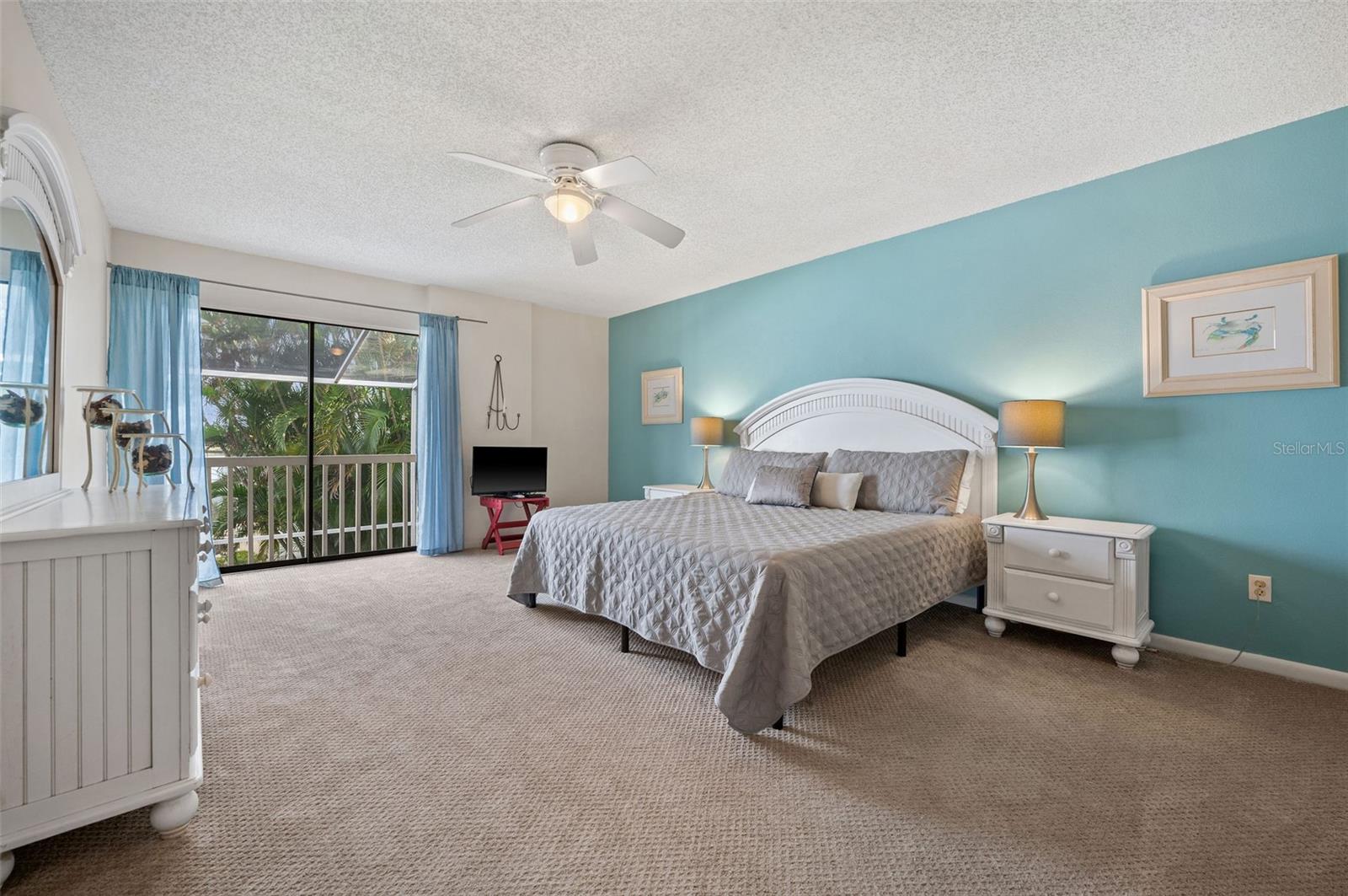 Image 22 of 45 For 725 El Dorado Parkway W