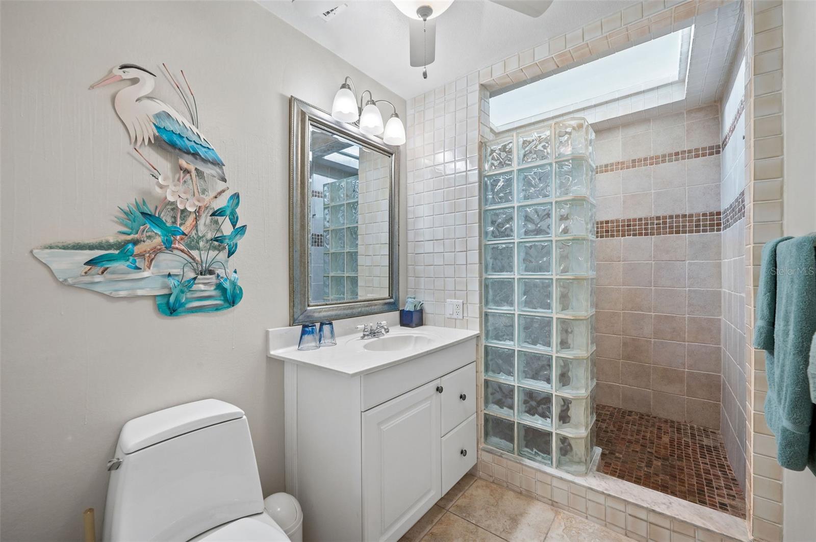 Image 24 of 45 For 725 El Dorado Parkway W