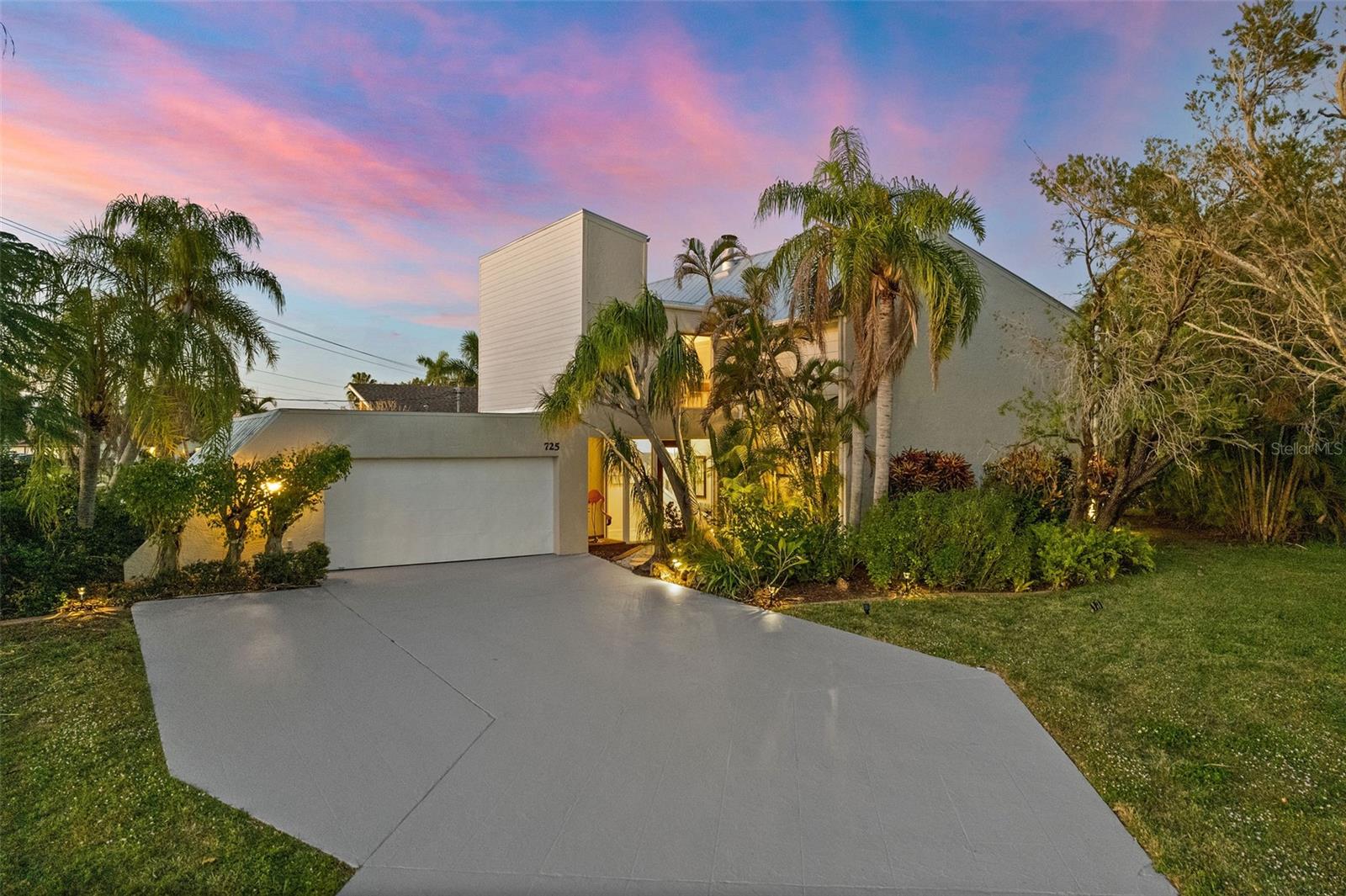 Image 33 of 45 For 725 El Dorado Parkway W