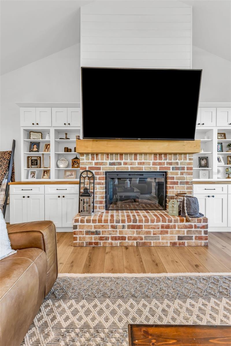 Image 10 of 98 For 10542 Mehl Avenue