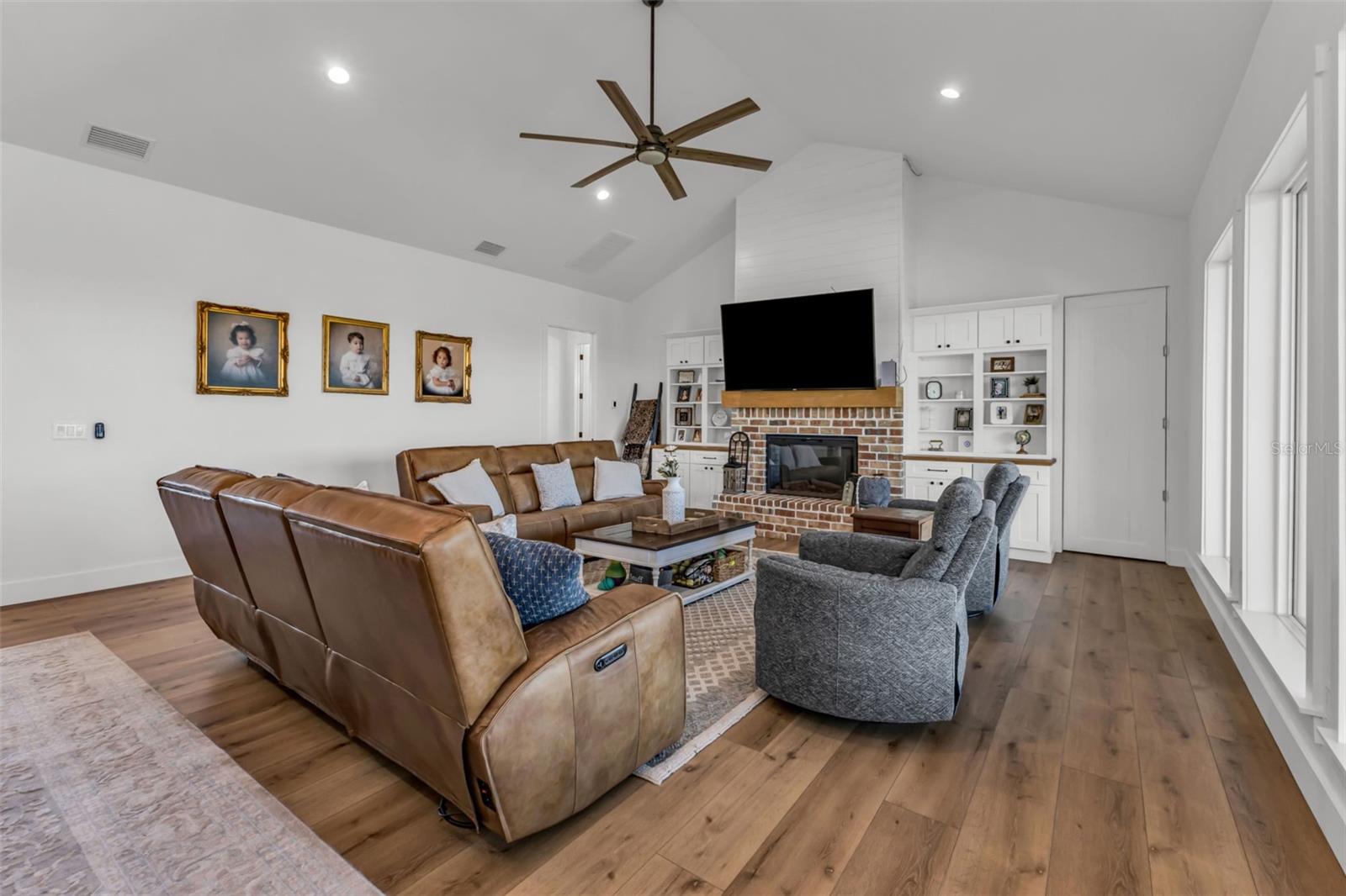Image 11 of 98 For 10542 Mehl Avenue