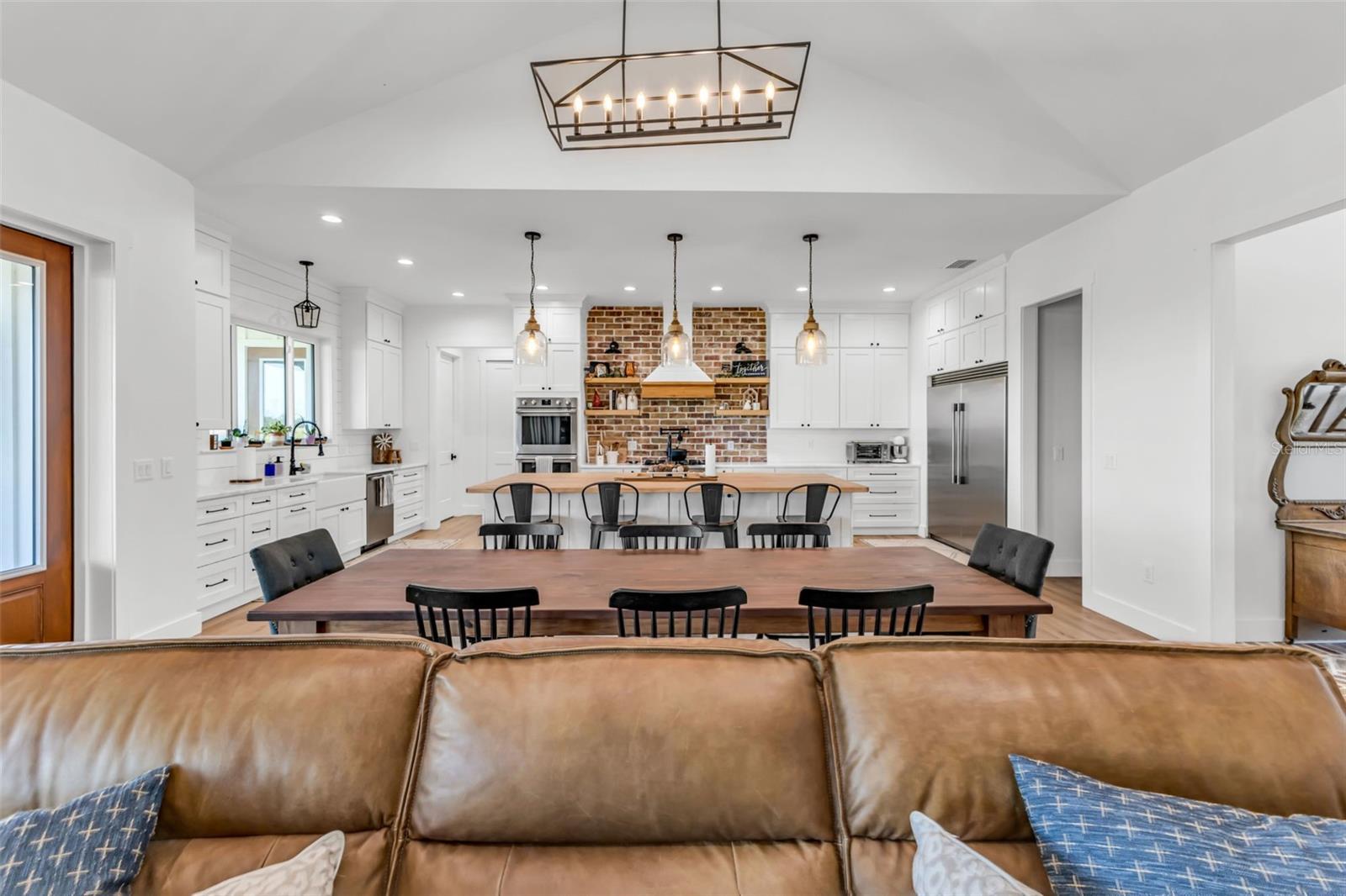 Image 16 of 98 For 10542 Mehl Avenue