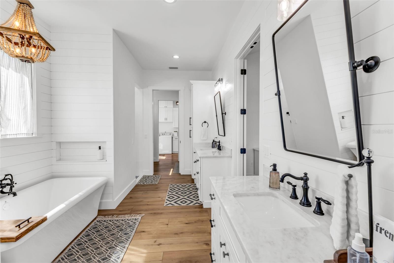 Image 37 of 98 For 10542 Mehl Avenue