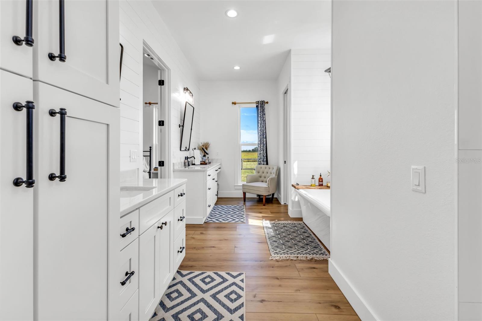 Image 39 of 98 For 10542 Mehl Avenue