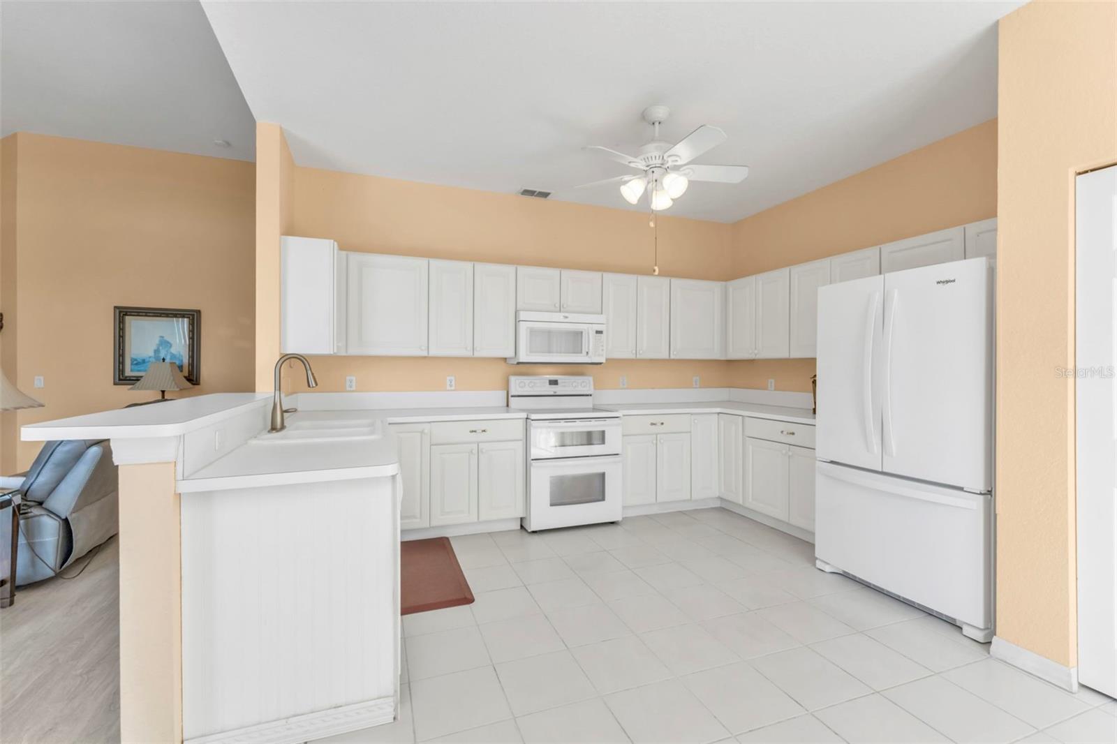 Image 9 of 40 For 24088 Buckingham Way