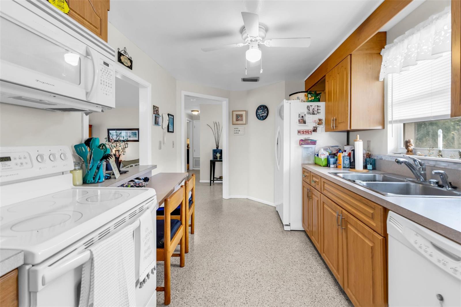 Image 15 of 61 For 123 Revere Street Nw