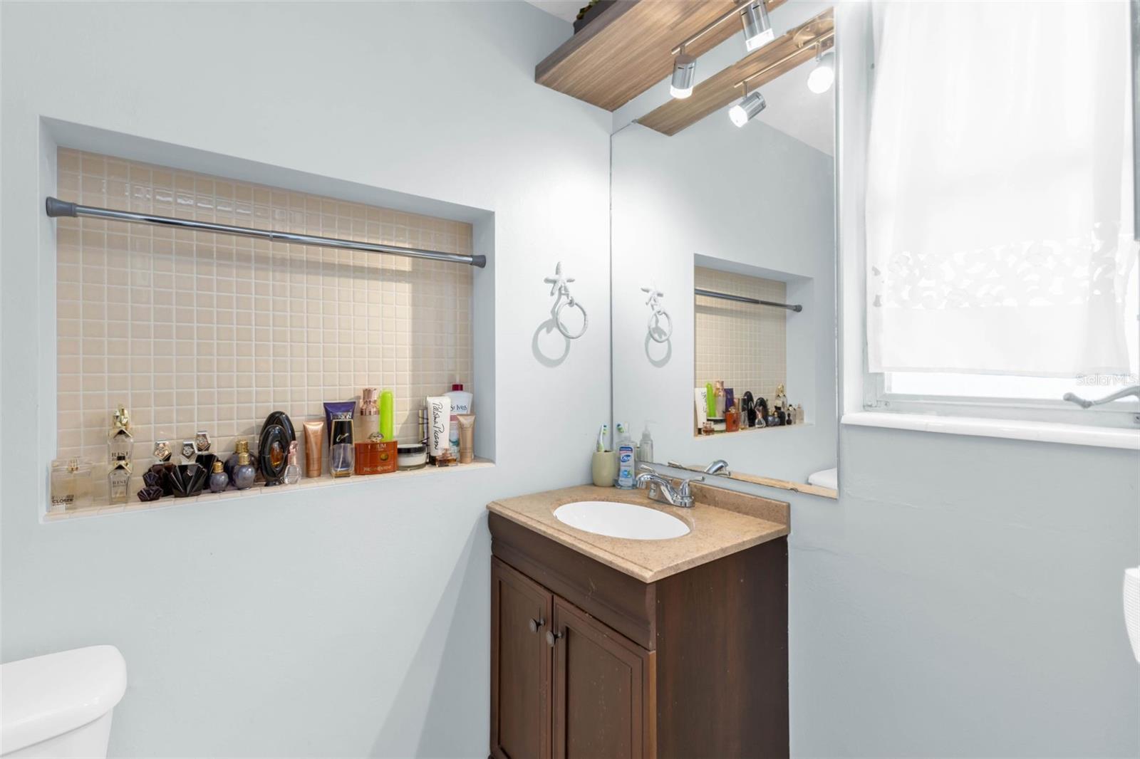 Image 34 of 61 For 123 Revere Street Nw