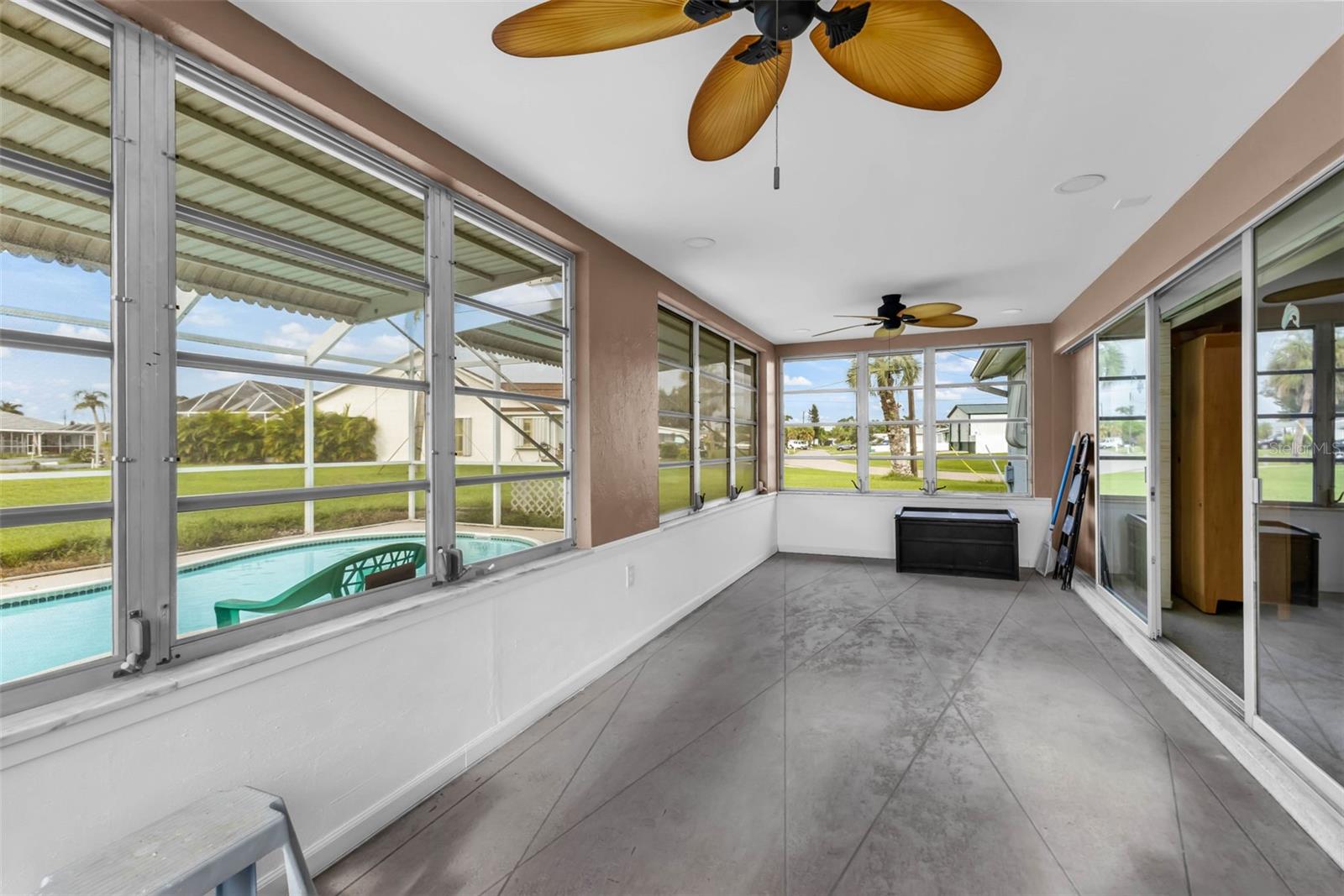 Image 37 of 61 For 123 Revere Street Nw