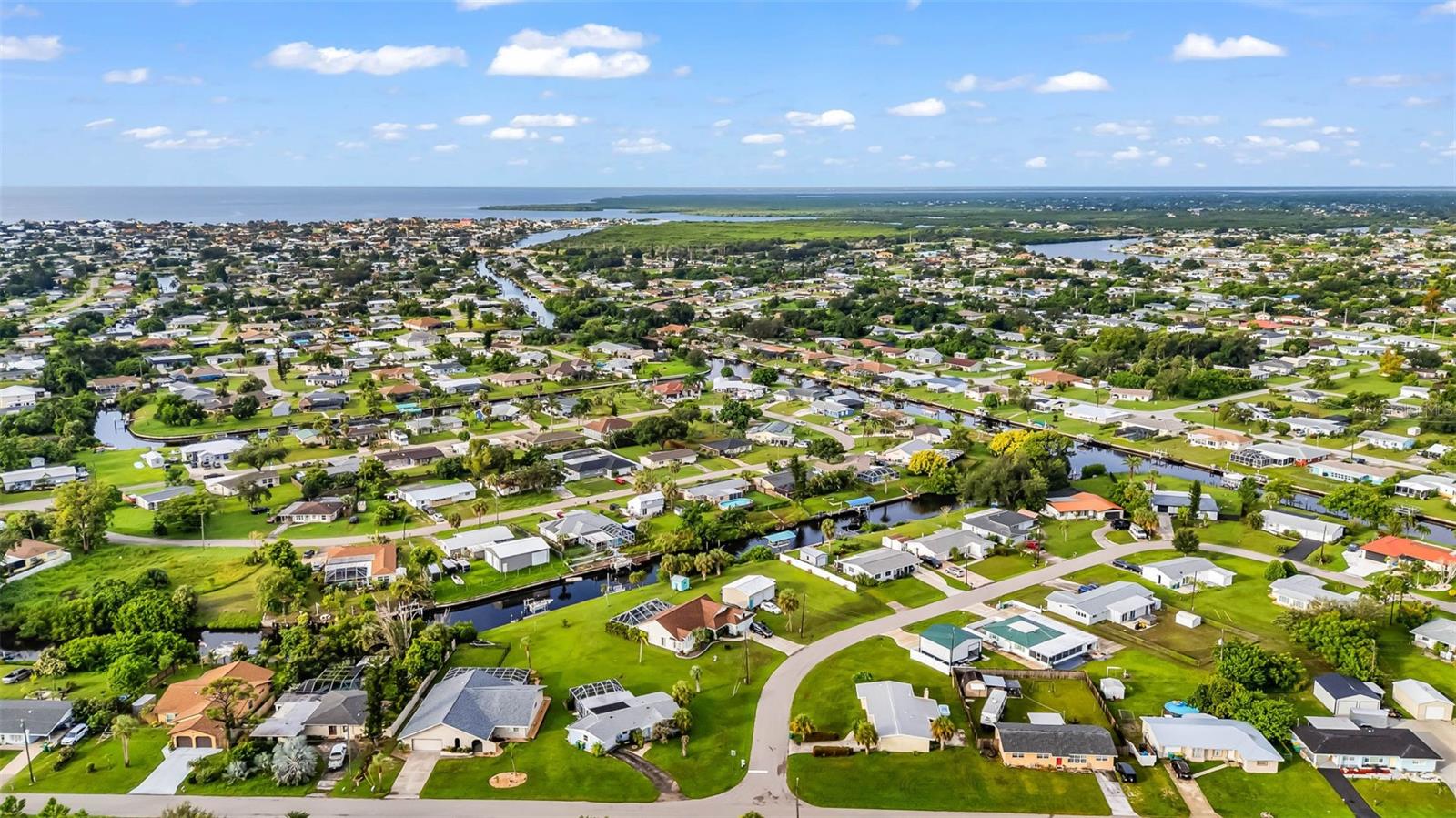 Image 51 of 61 For 123 Revere Street Nw