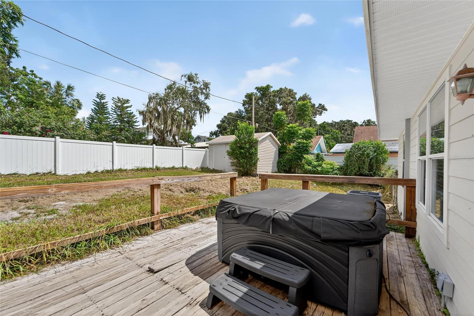 Image 13 of 43 For 1525 Lake Howard Drive