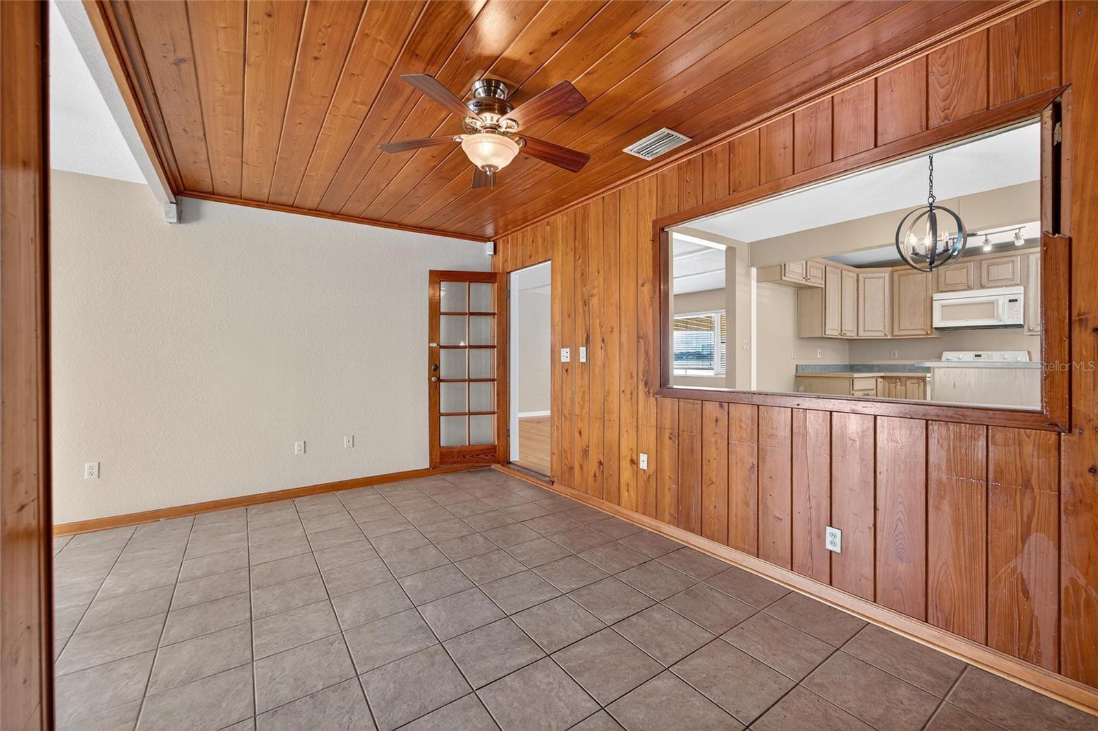 Image 22 of 43 For 1525 Lake Howard Drive