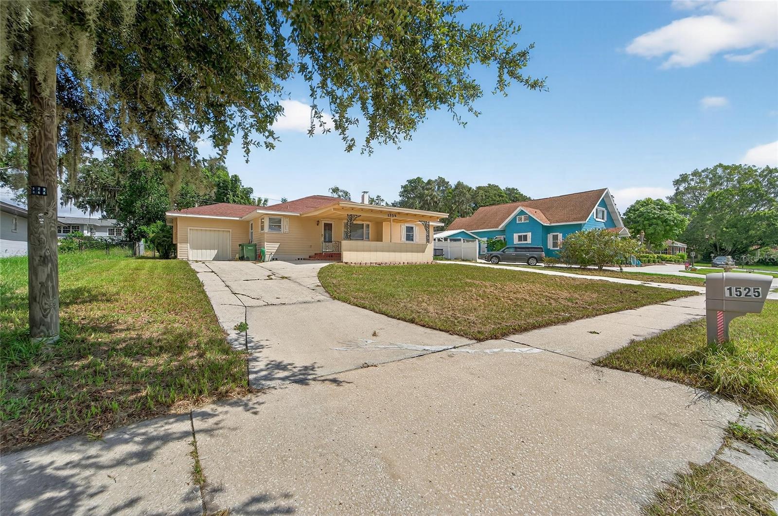 Image 3 of 43 For 1525 Lake Howard Drive