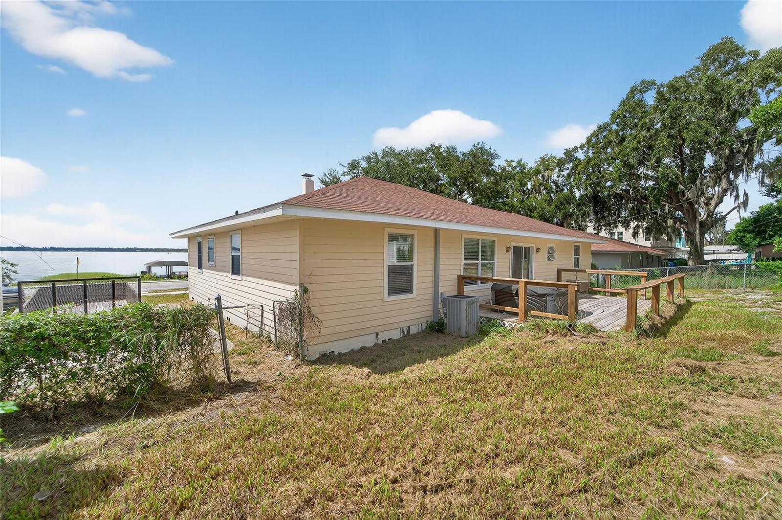 Image 6 of 43 For 1525 Lake Howard Drive