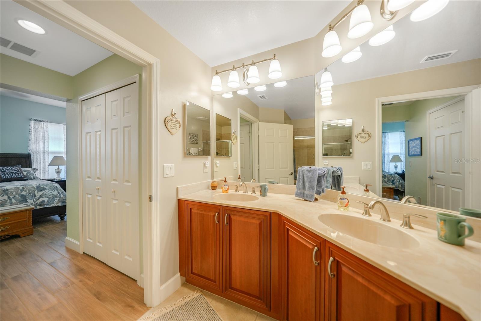 Image 22 of 49 For 17094 Acapulco Road 313