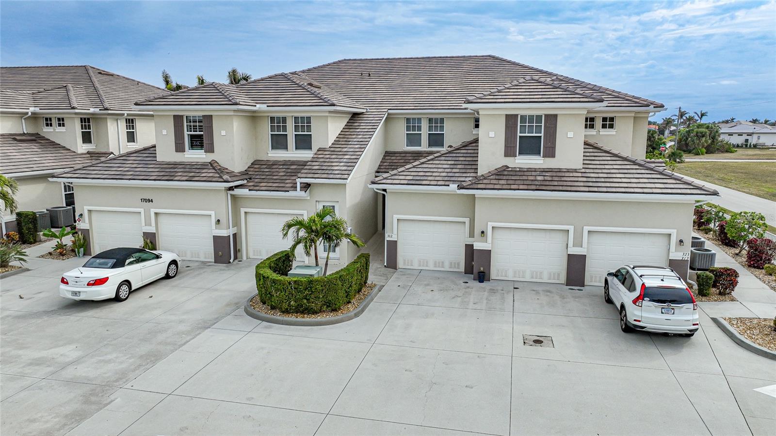 Image 39 of 49 For 17094 Acapulco Road 313