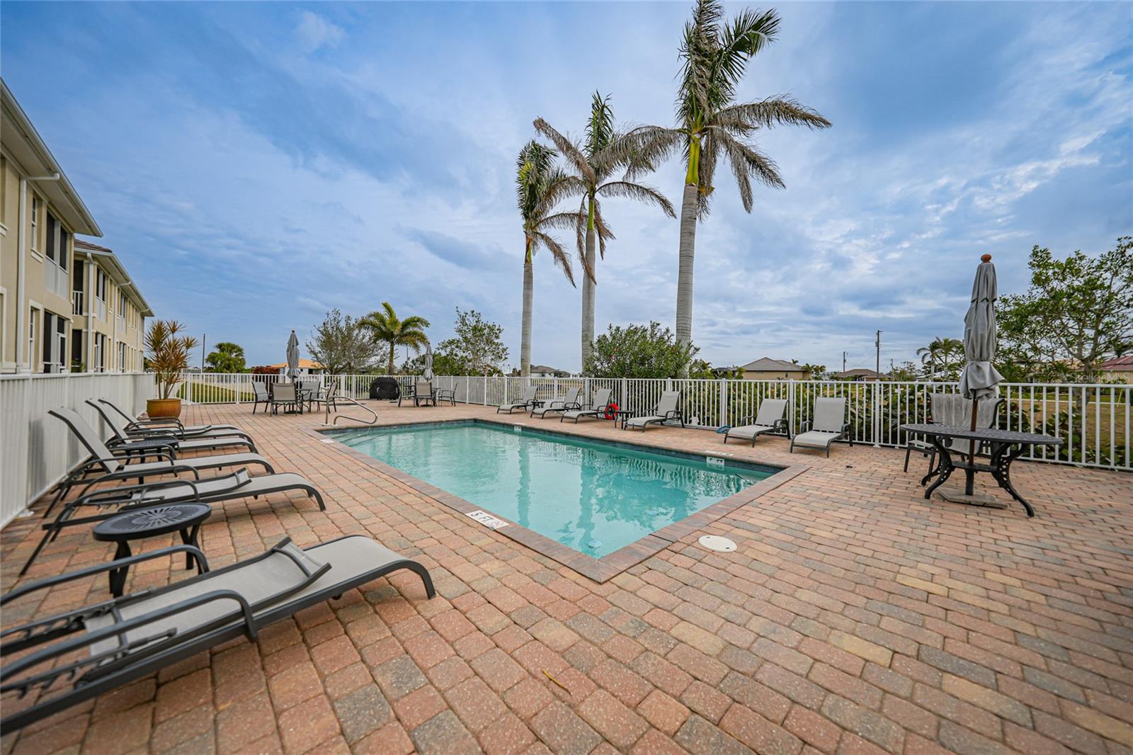 Image 4 of 49 For 17094 Acapulco Road 313