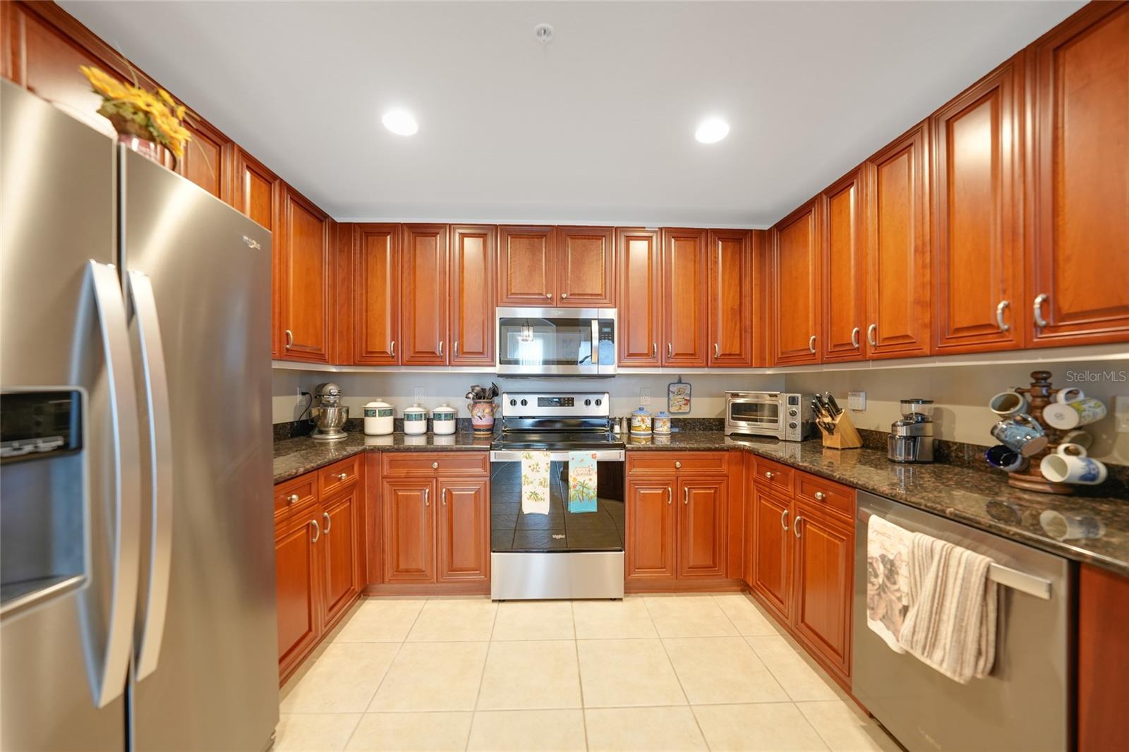 Image 9 of 49 For 17094 Acapulco Road 313