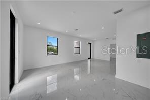 Image 11 of 38 For 928-930 Hepburn Avenue