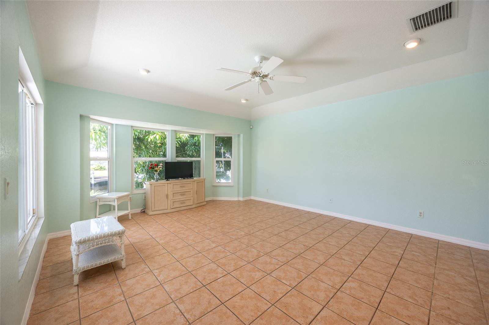 Image 18 of 45 For 3902 13th Avenue