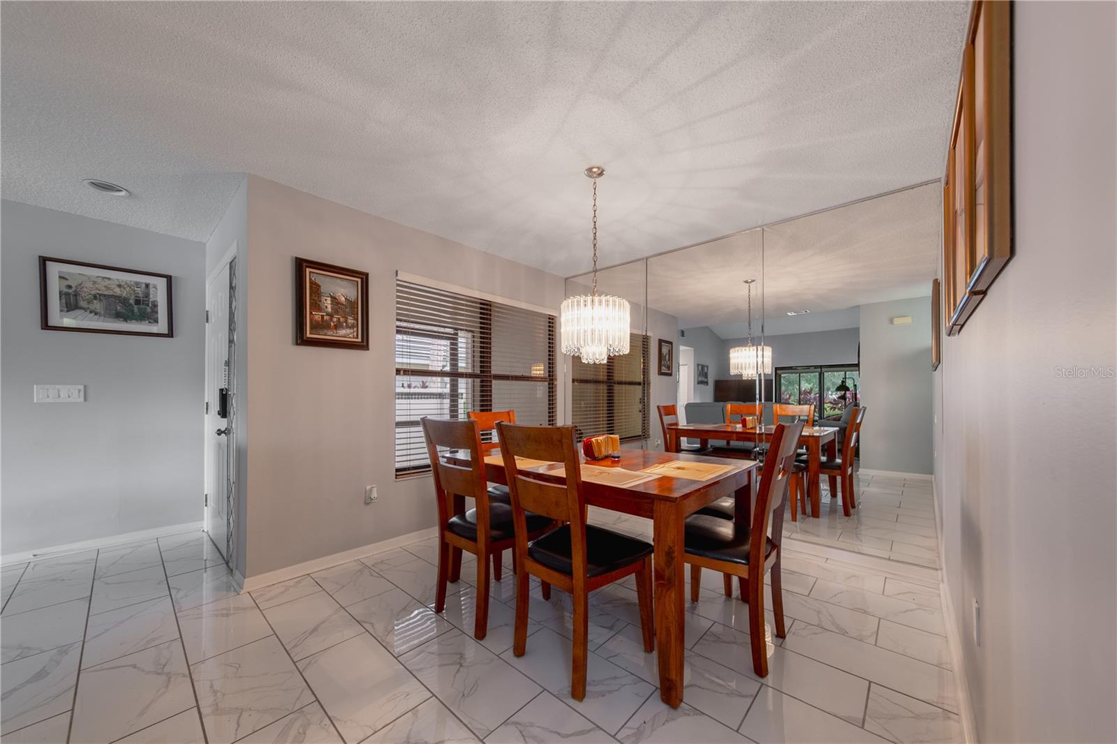 Image 16 of 31 For 234 Southampton Lane 260