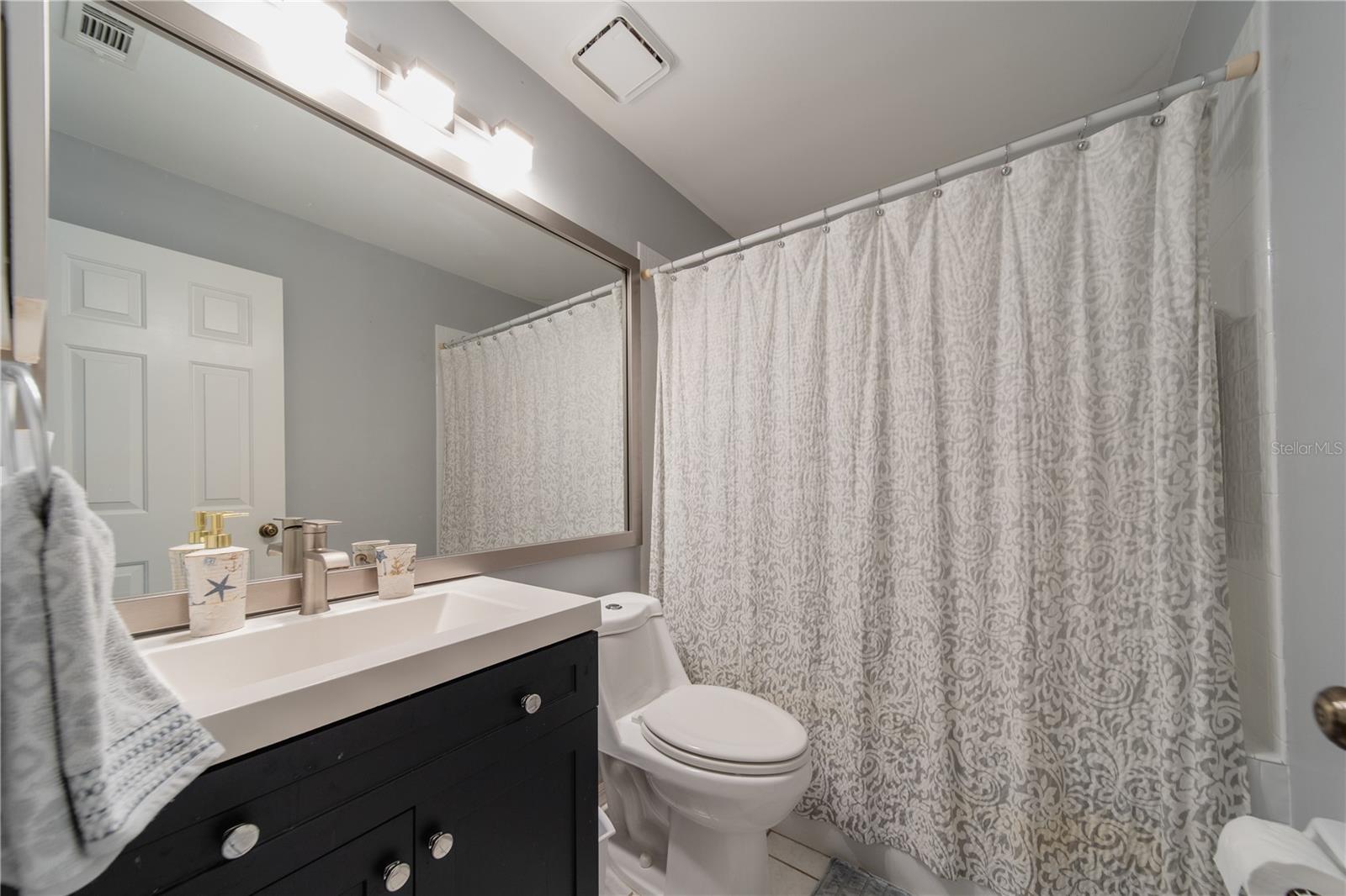 Image 9 of 31 For 234 Southampton Lane 260